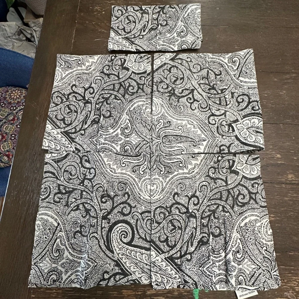 Pottery Barn Vintage 2006 Black Paisley Cotton Linen 20